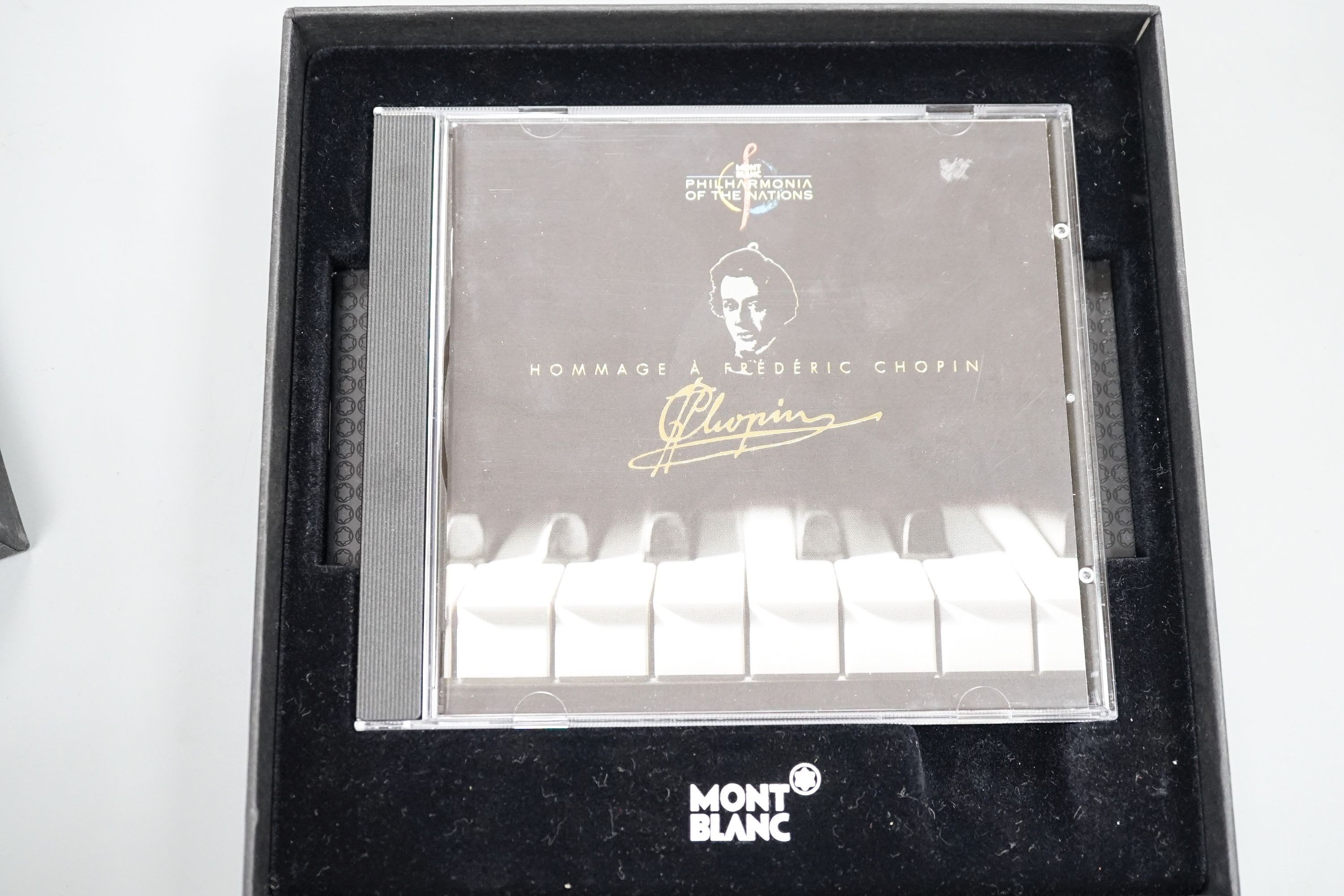 A cased Montblanc Meisterstück fountain pen, ‘Hommage À Frédéric Chopin’ with CD